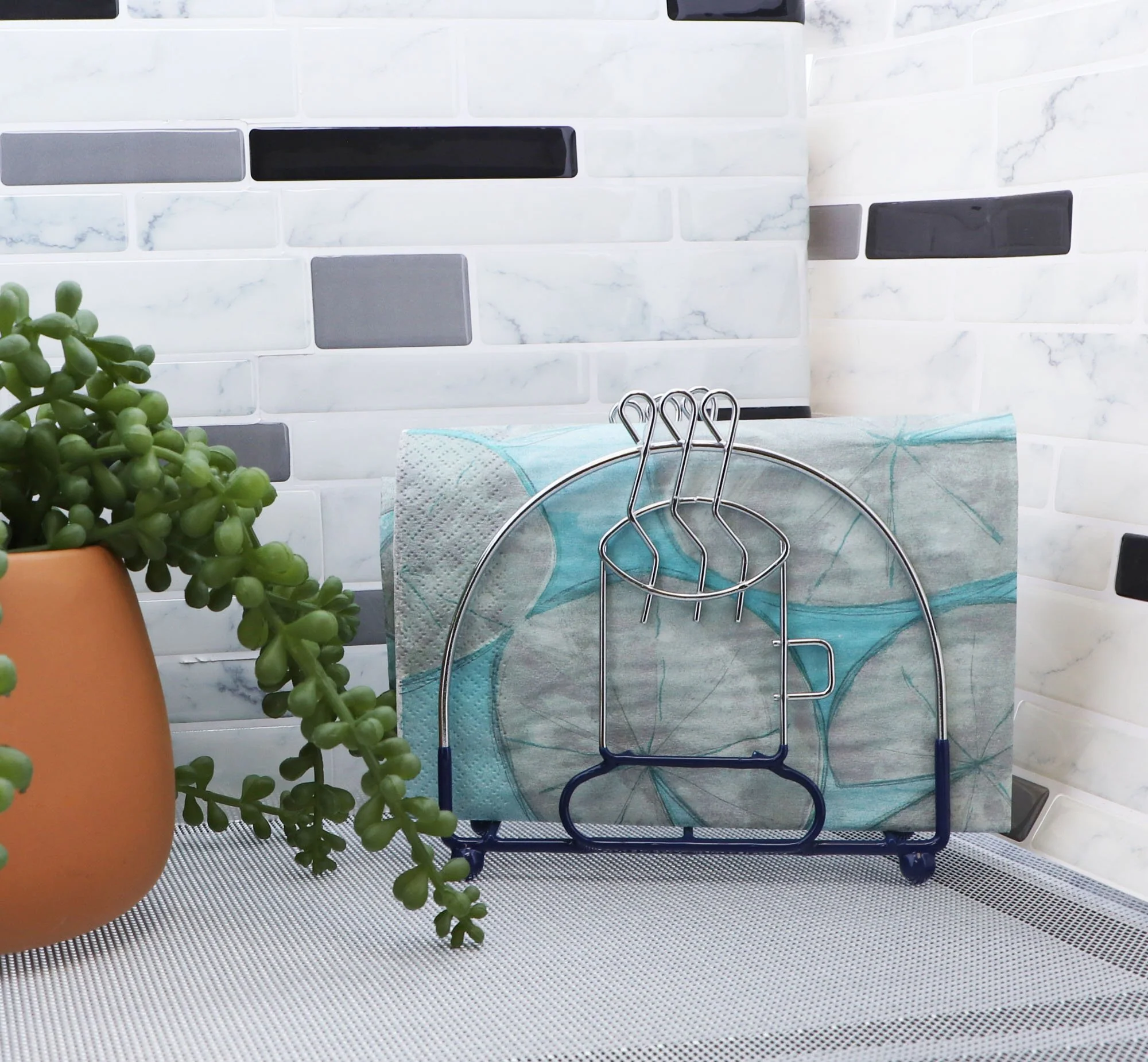 Blue Wire Napkin Holder with Coffee Cup Design - Image 4